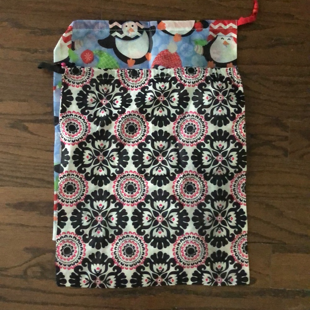 Thirty-one 2 L pouches